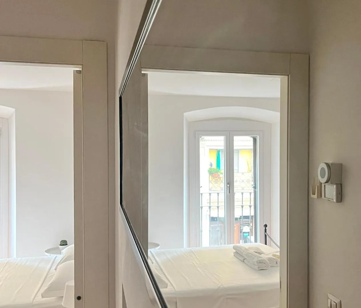 Apartment Porta Venezia Central Cozy Home Milan Italy
